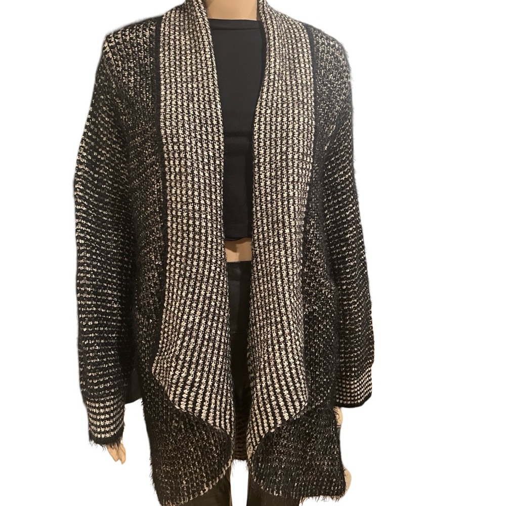 Beautiful Knit Cardigan ๐ - Picture 7 of 11